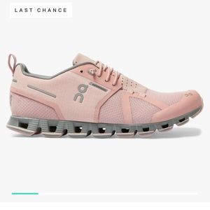 On Cloud WATERPROOF Tennis Shoe